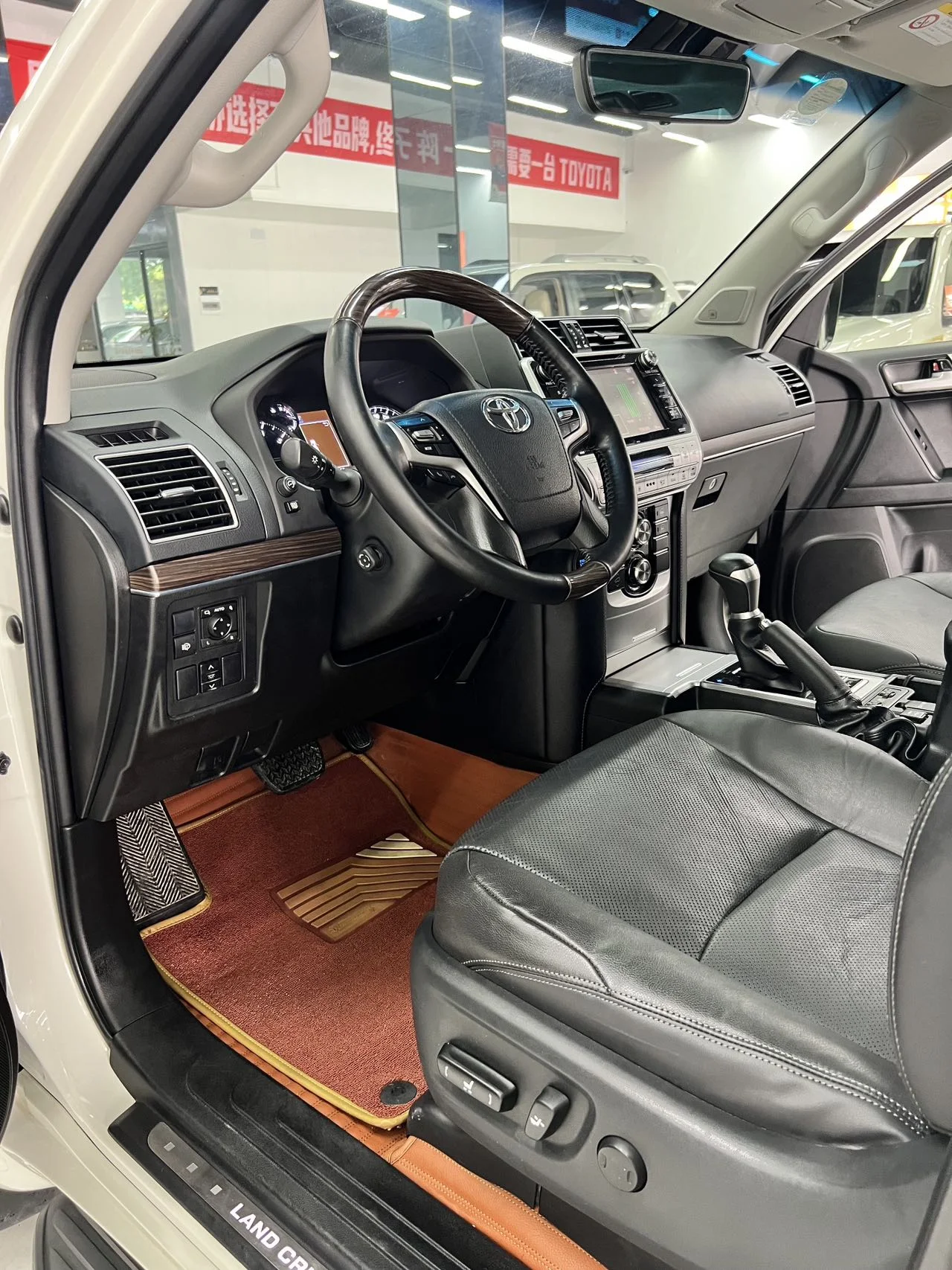 丰田 普拉多 2018款 3.5L 自动VX NAVI (060461) · 实拍 7
