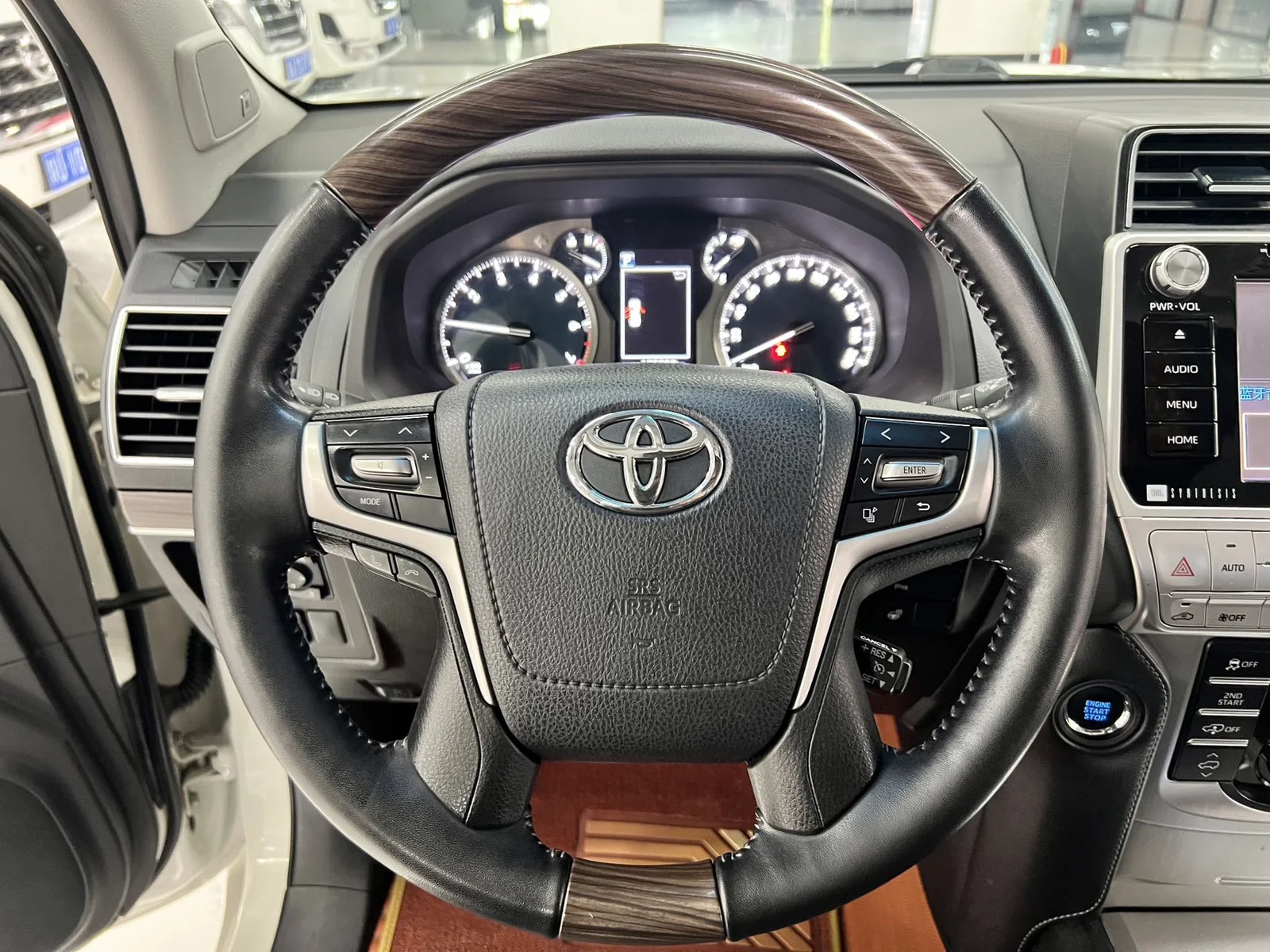 丰田 普拉多 2018款 3.5L 自动VX NAVI (060461) · 实拍 11