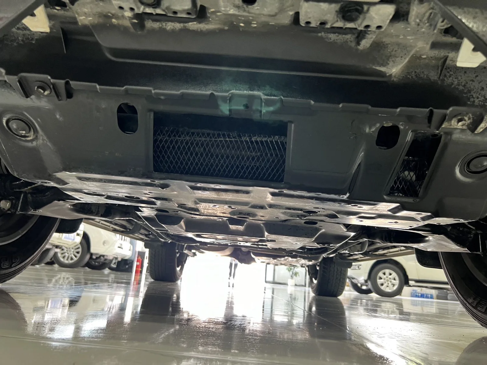 丰田 普拉多 2018款 3.5L 自动VX NAVI (060461) · 实拍 23