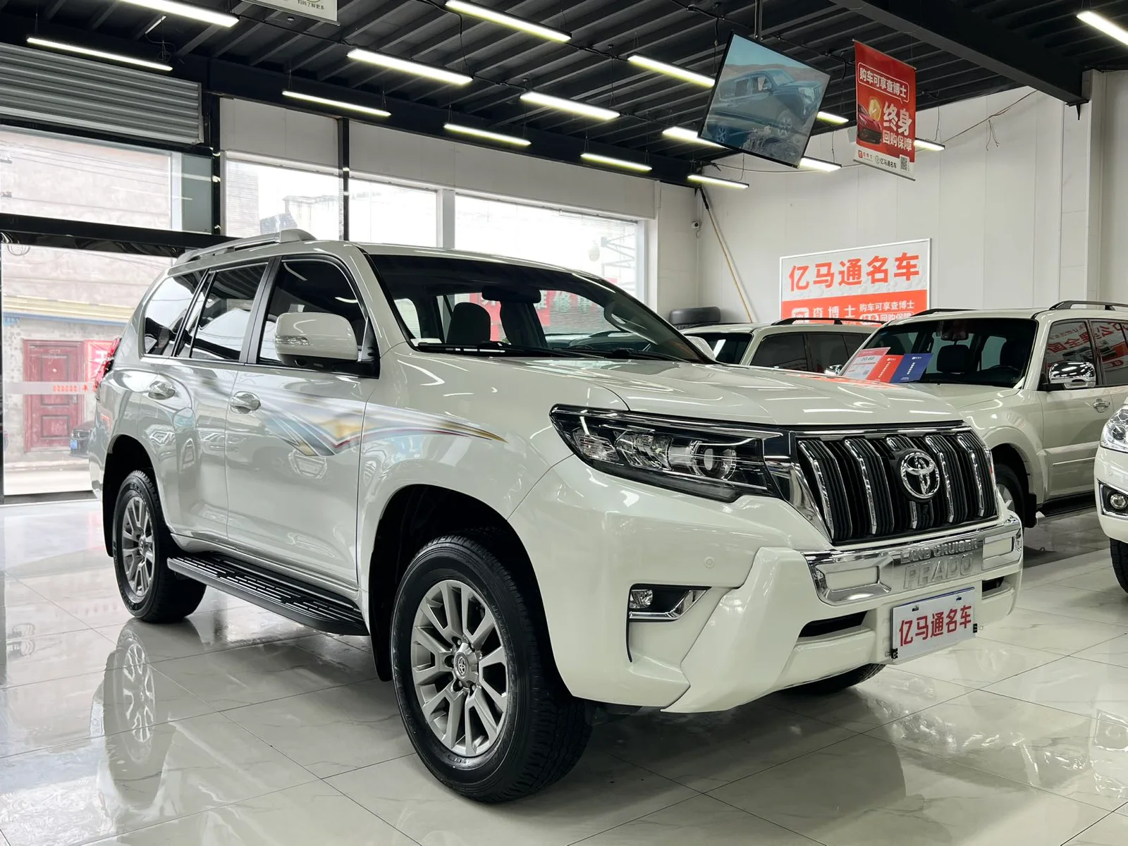丰田 普拉多(进口) 2018款 4.0L GXR 迪拜版 中东 (082971) · 实拍 4
