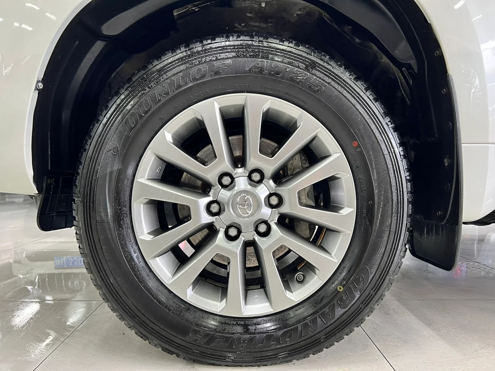 丰田 普拉多(进口) 2018款 4.0L GXR 迪拜版 中东 (082971) · 实拍 11
