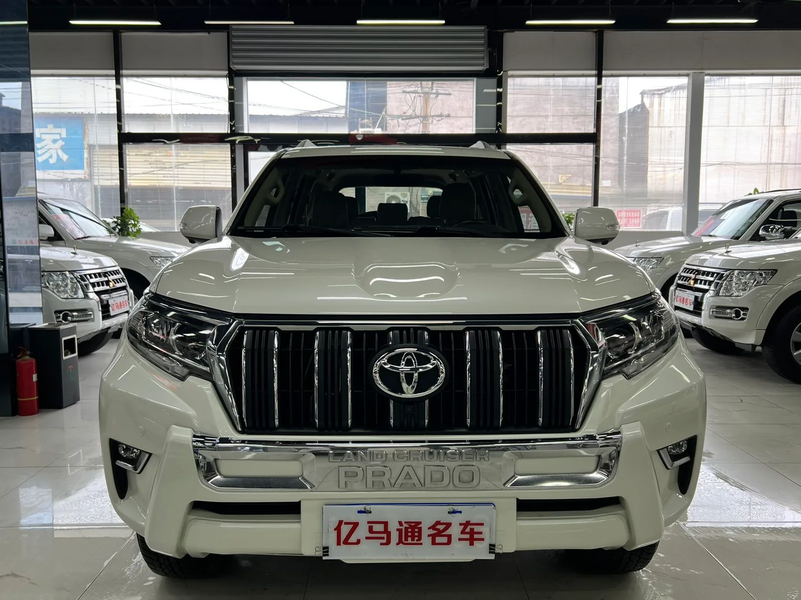 丰田 普拉多(进口) 2018款 4.0L GXR 迪拜版 中东 (082971) · 实拍 20