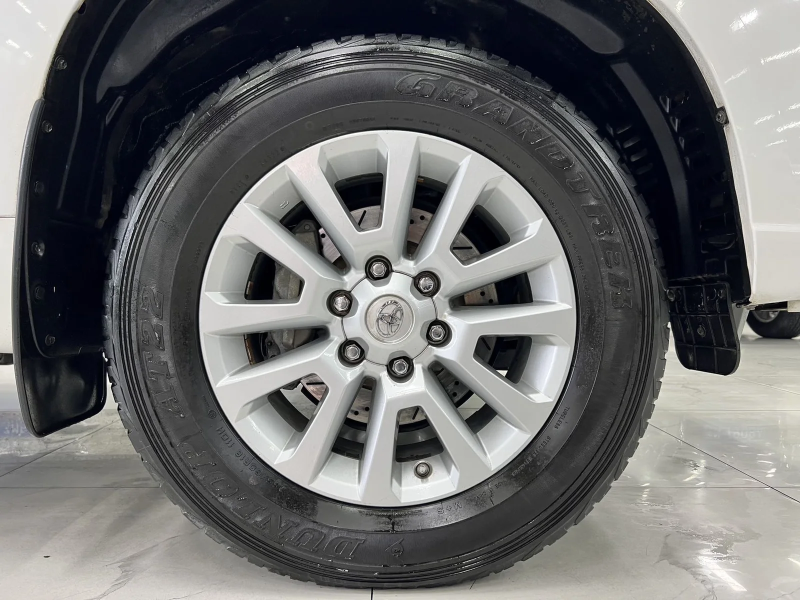 丰田 普拉多 2014款 4.0L 自动VX NAVI (090384) · 实拍 5