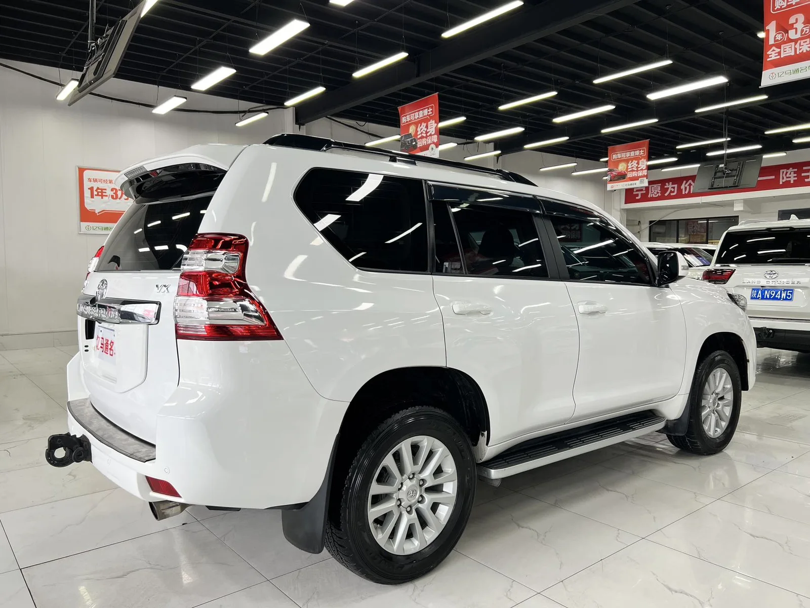 丰田 普拉多 2014款 4.0L 自动VX NAVI (090384) · 实拍 9