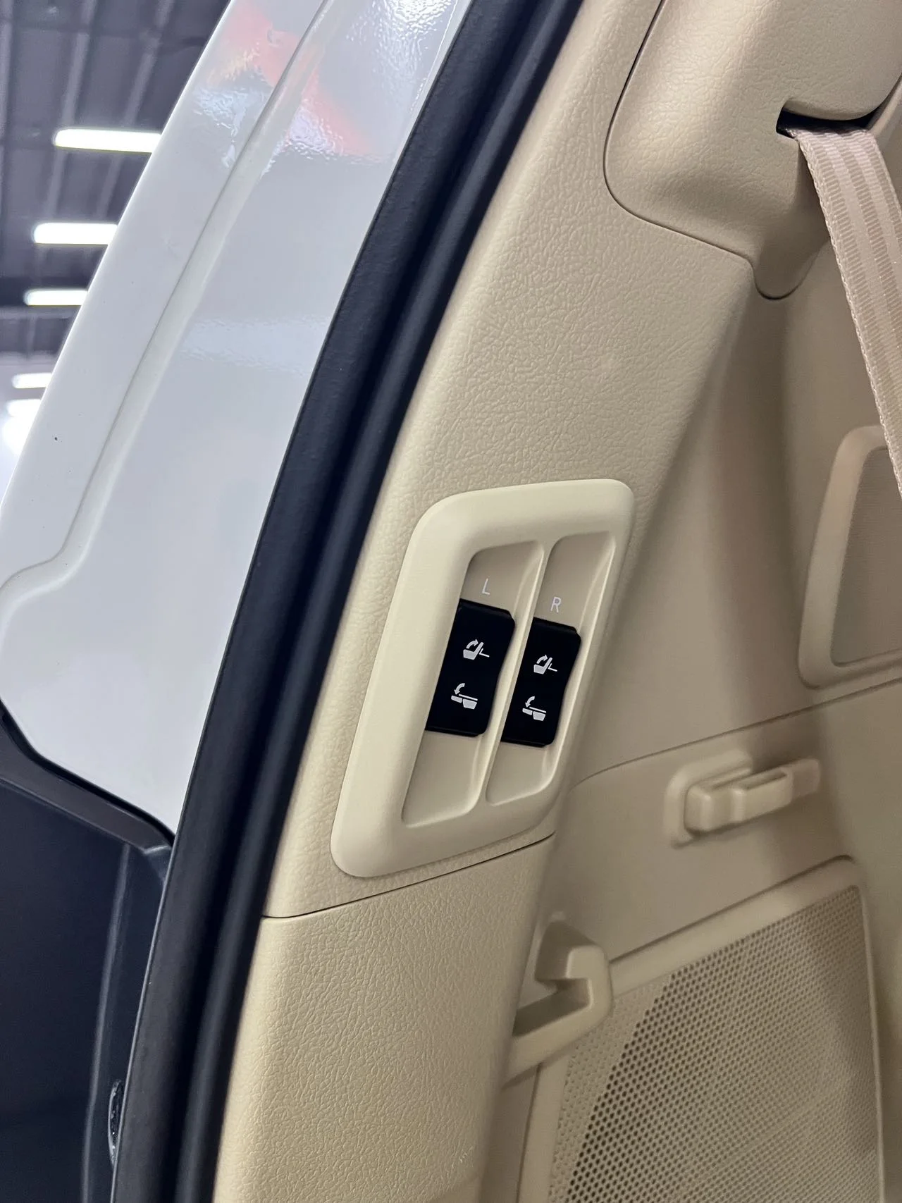 丰田 普拉多 2014款 4.0L 自动VX NAVI (090384) · 实拍 14