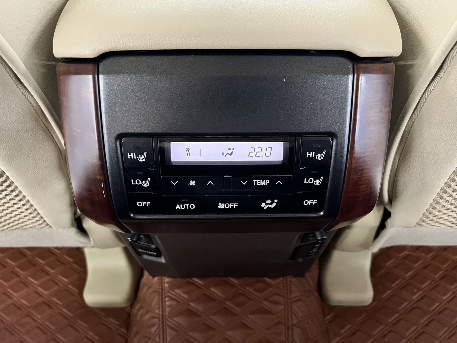 丰田 普拉多 2014款 4.0L 自动VX NAVI (090384) · 实拍 16