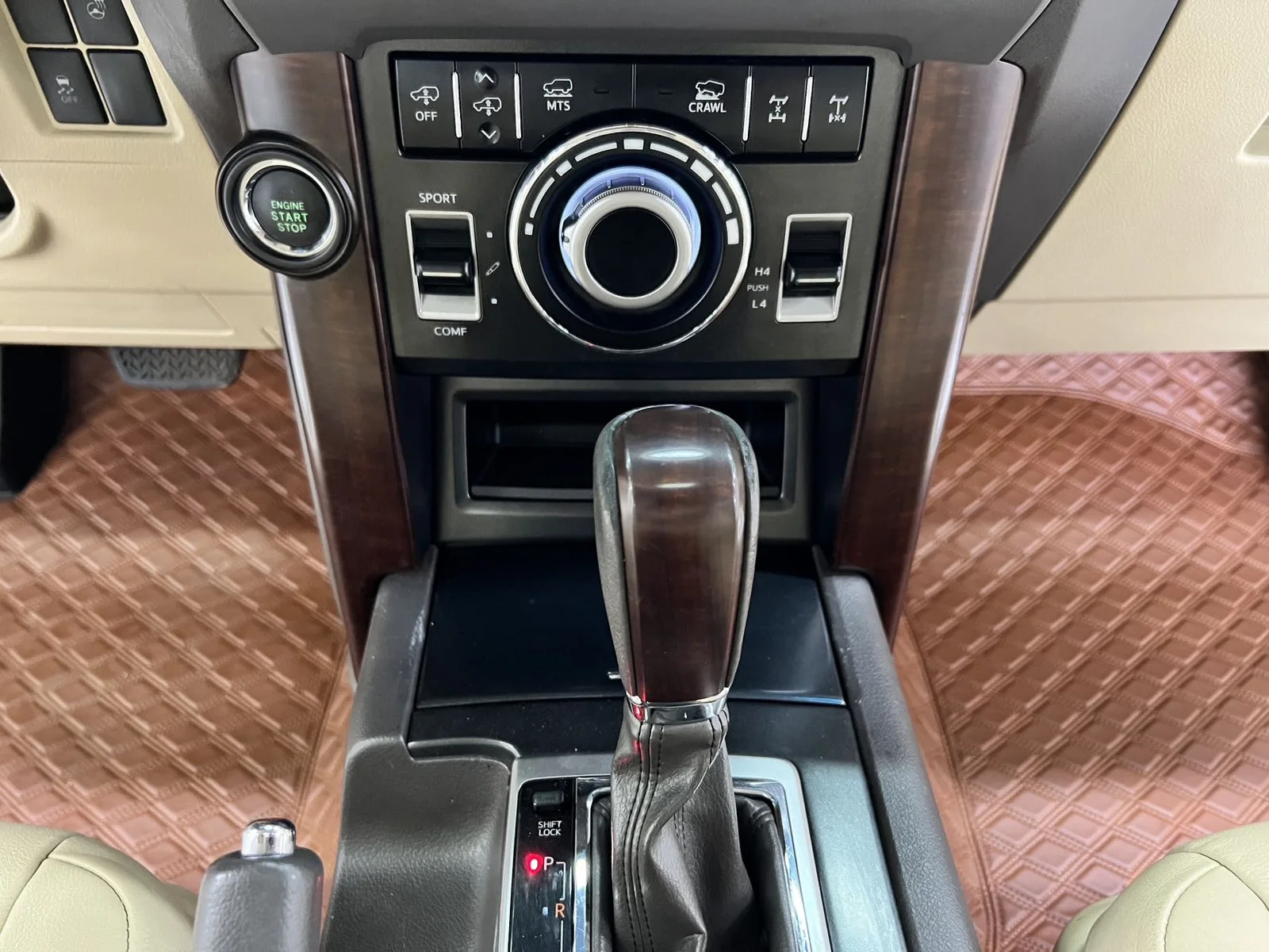 丰田 普拉多 2014款 4.0L 自动VX NAVI (090384) · 实拍 17