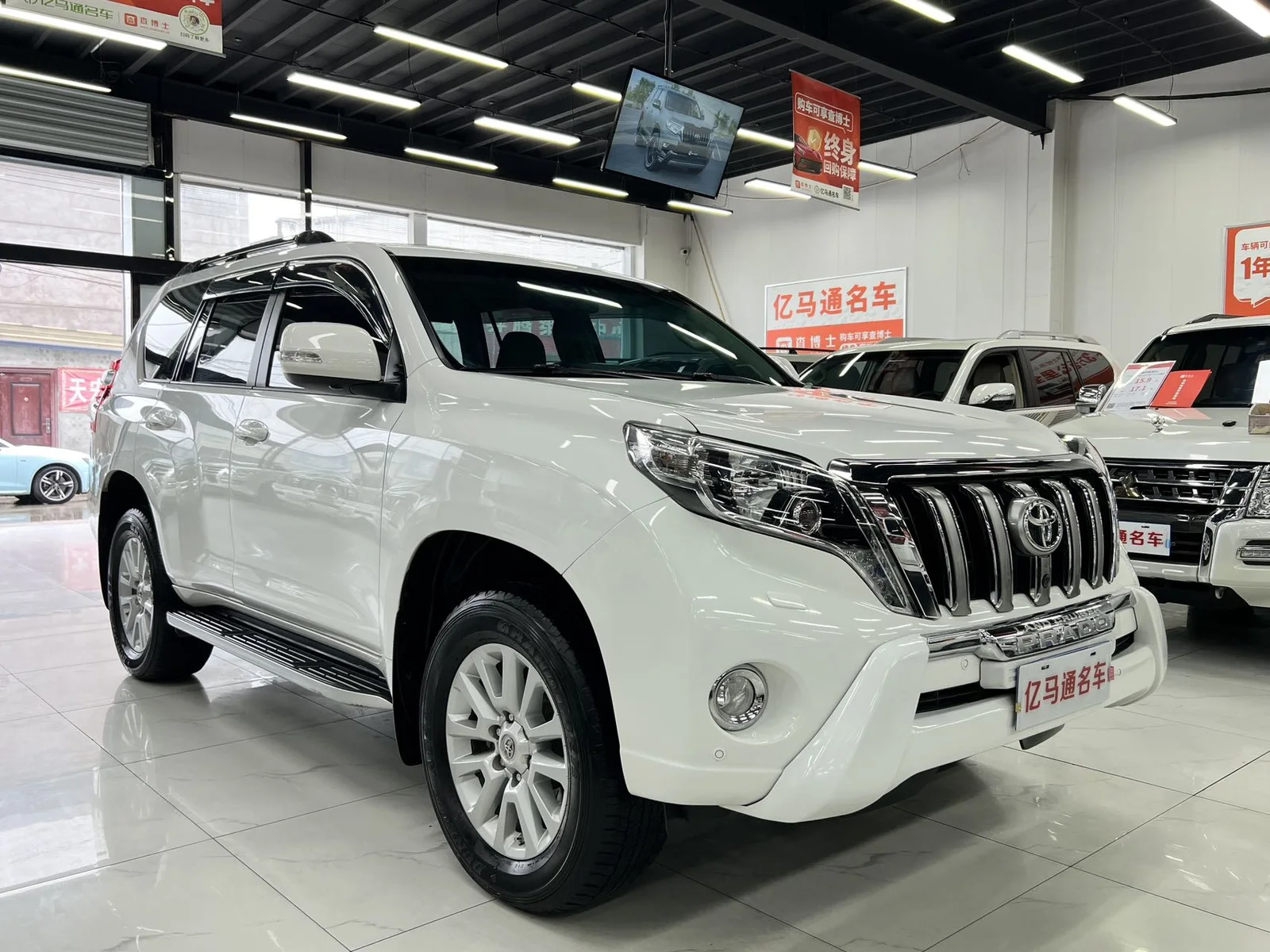 丰田 普拉多 2014款 4.0L 自动VX NAVI (090384) · 实拍 20