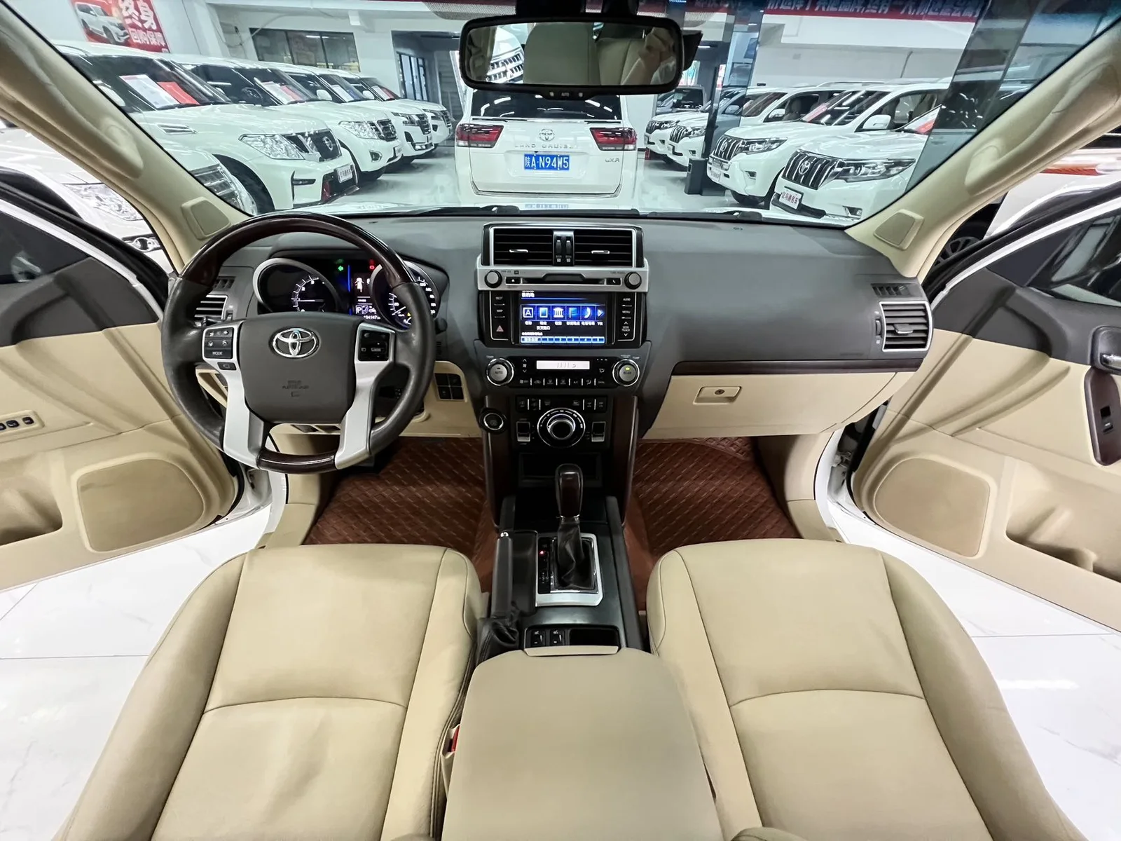 丰田 普拉多 2014款 4.0L 自动VX NAVI (090384) · 实拍 25