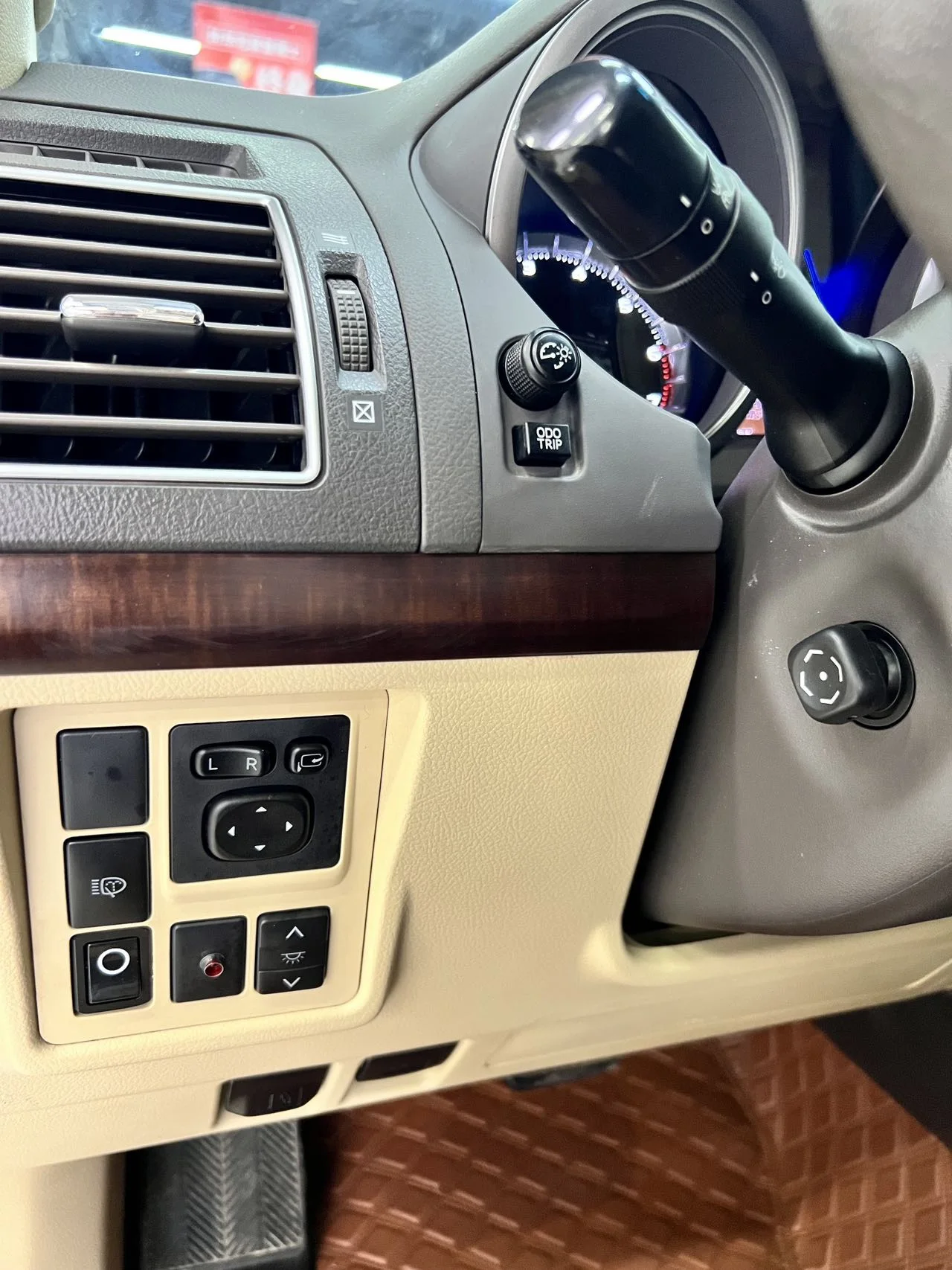 丰田 普拉多 2014款 4.0L 自动VX NAVI (090384) · 实拍 26