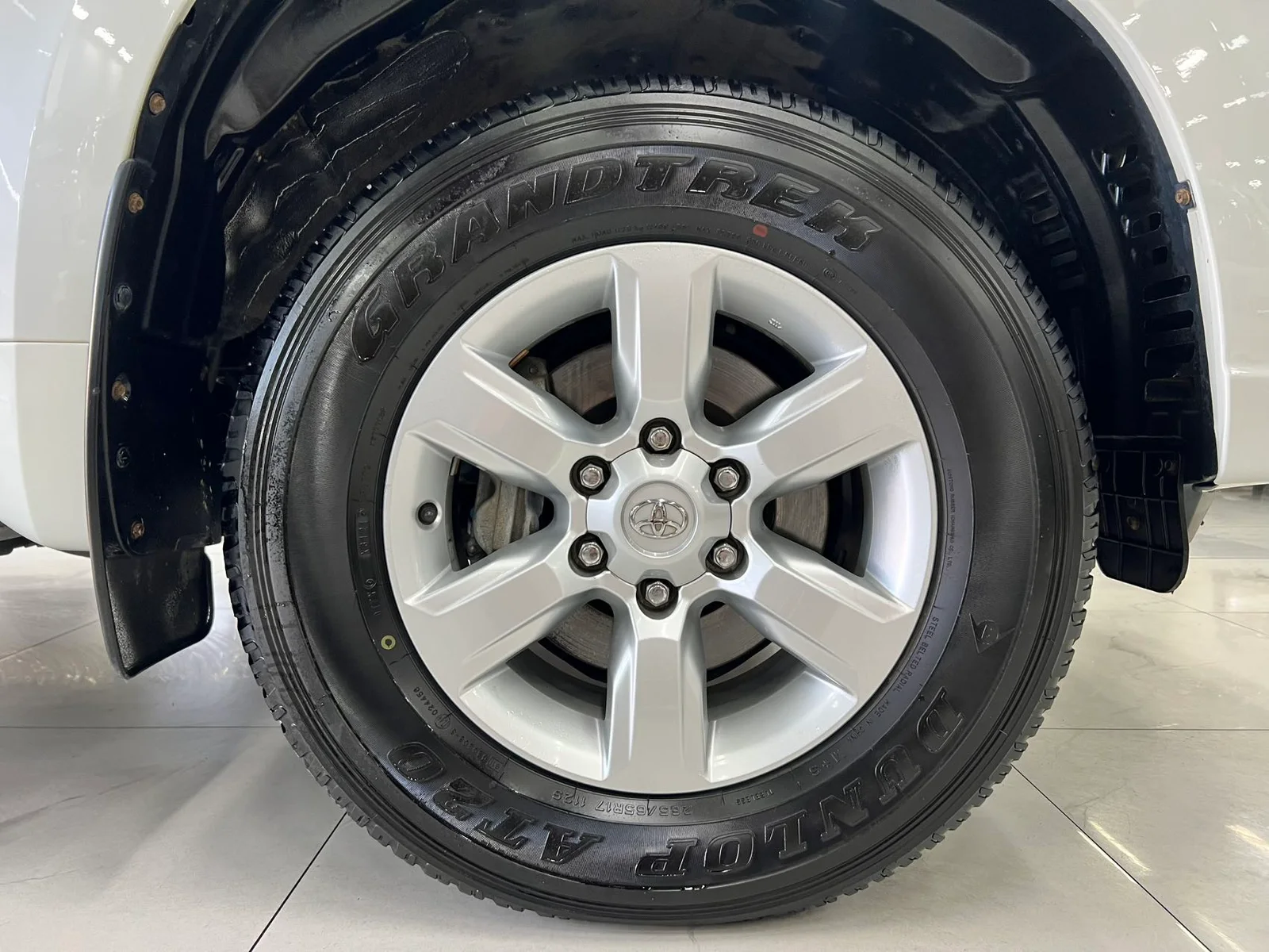 丰田 普拉多 2015款 2.7L 自动标准版 (028472) · 实拍 8