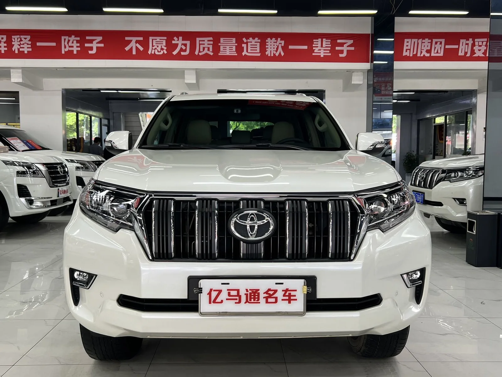 丰田 普拉多(进口) 2019款 4.0L GX-R 迪拜版 中东 (162732) · 实拍 2