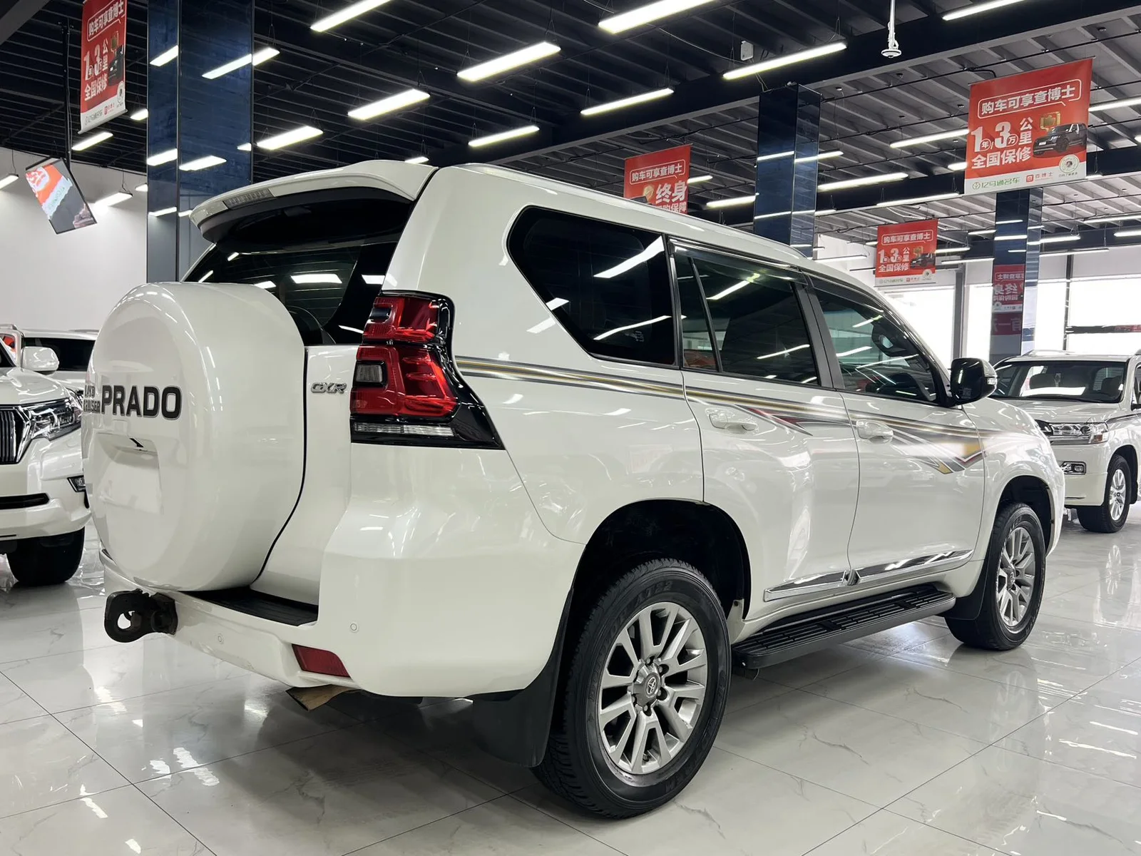 丰田 普拉多(进口) 2019款 4.0L GX-R 迪拜版 中东 (162732) · 实拍 6