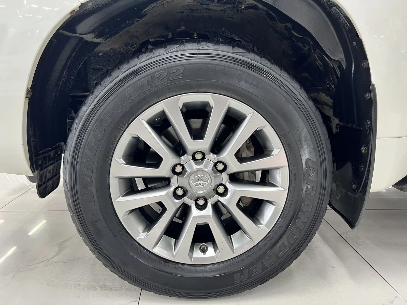 丰田 普拉多(进口) 2019款 4.0L GX-R 迪拜版 中东 (162732) · 实拍 15