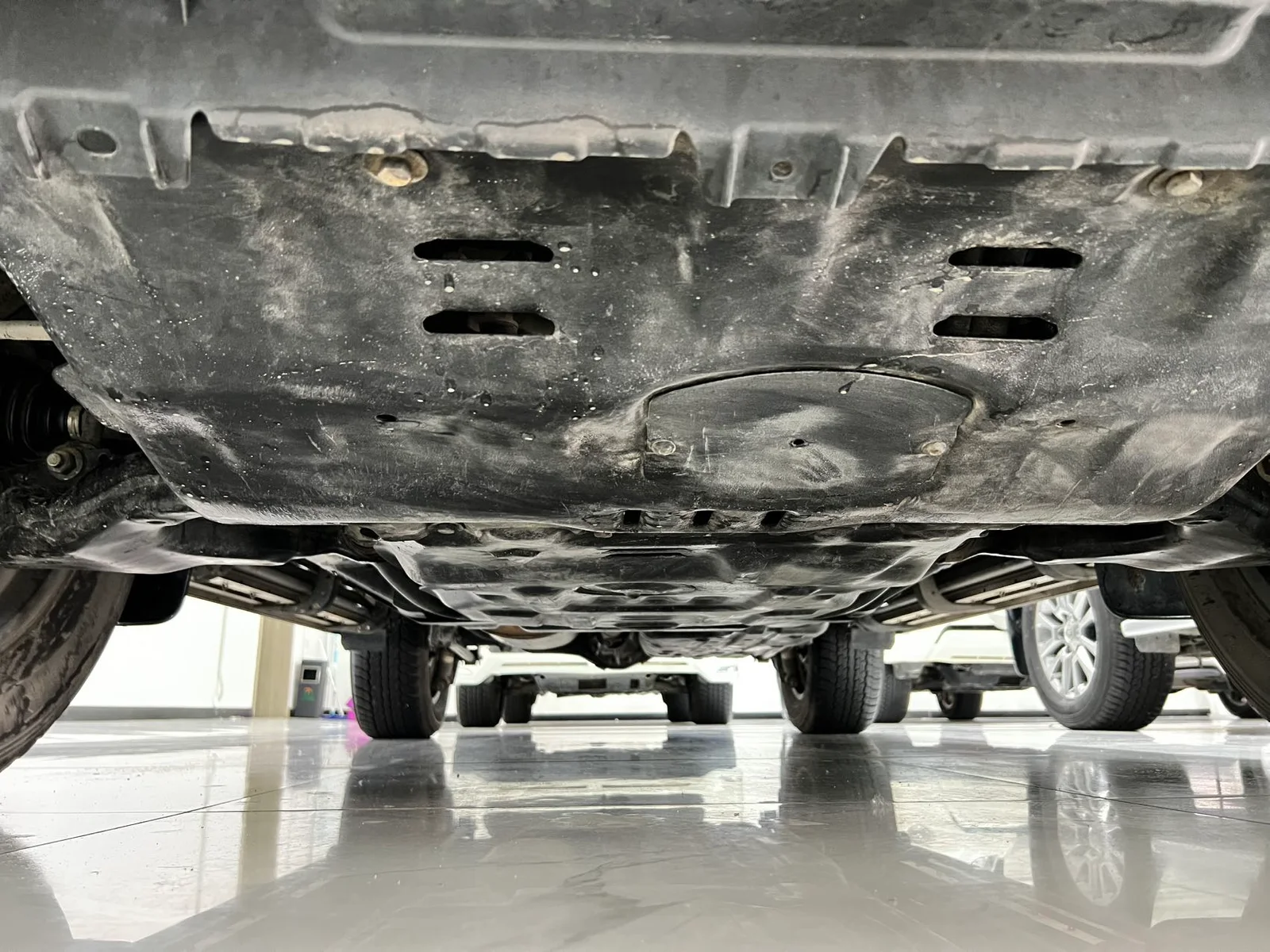 丰田 普拉多(进口) 2019款 4.0L GX-R 迪拜版 中东 (162732) · 实拍 17